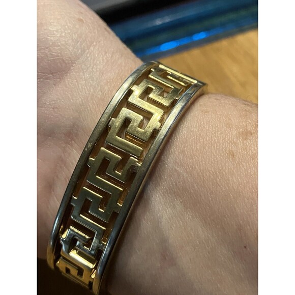 LDA DPR Watch Greek Key bracelet Hinge Clamp Gold Tone, New Battery, Works - Picture 6 of 6